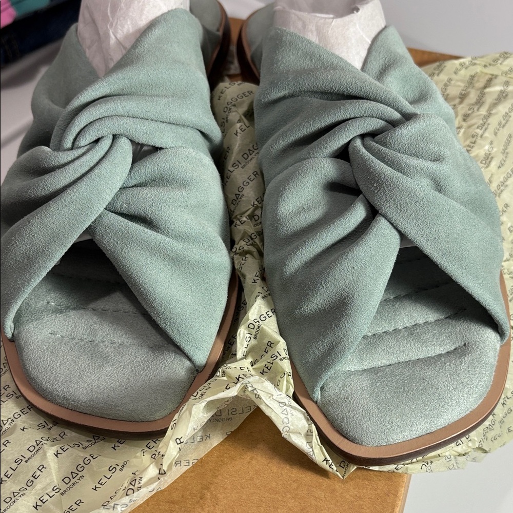 Kelsi Dagger brand sandals Size 10